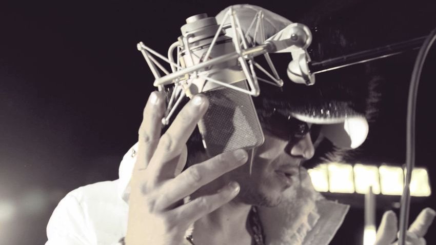 Plagiat - Viktor Huguau en Françafrik [OFFICIAL MUSIC VIDEO]